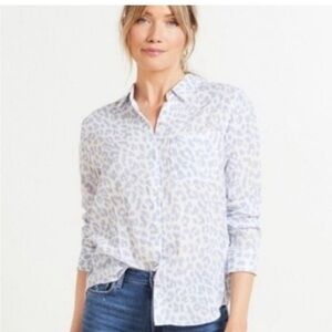 Rails cotton button down leopard animal print women’s shirt top M white blue